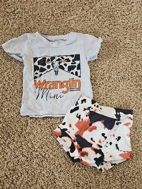 Gray Graphic Tee And Shorts Set with Black Cow Print Detail